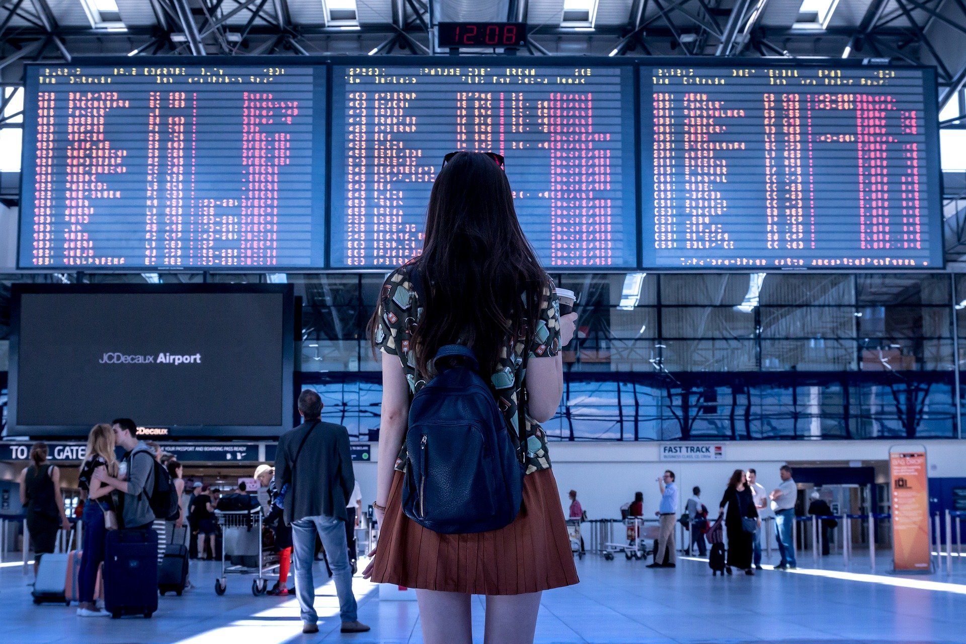 Drop-off-fees-at-airports-soar-by-a-third